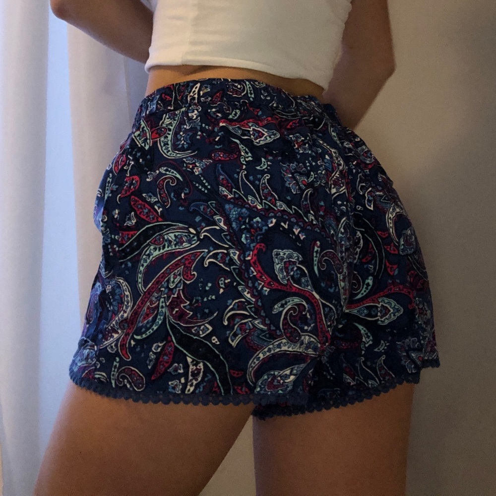 Floral print flowy shorts from Hollister